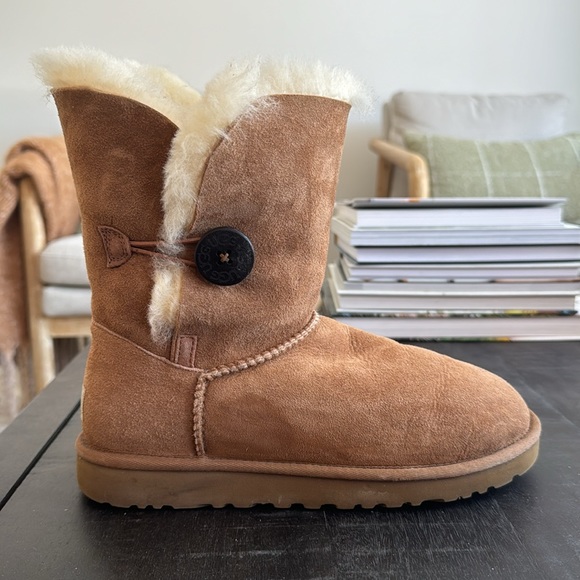 Women’s UGG Bailey Button Boots in Chestnut - Picture 2 of 11